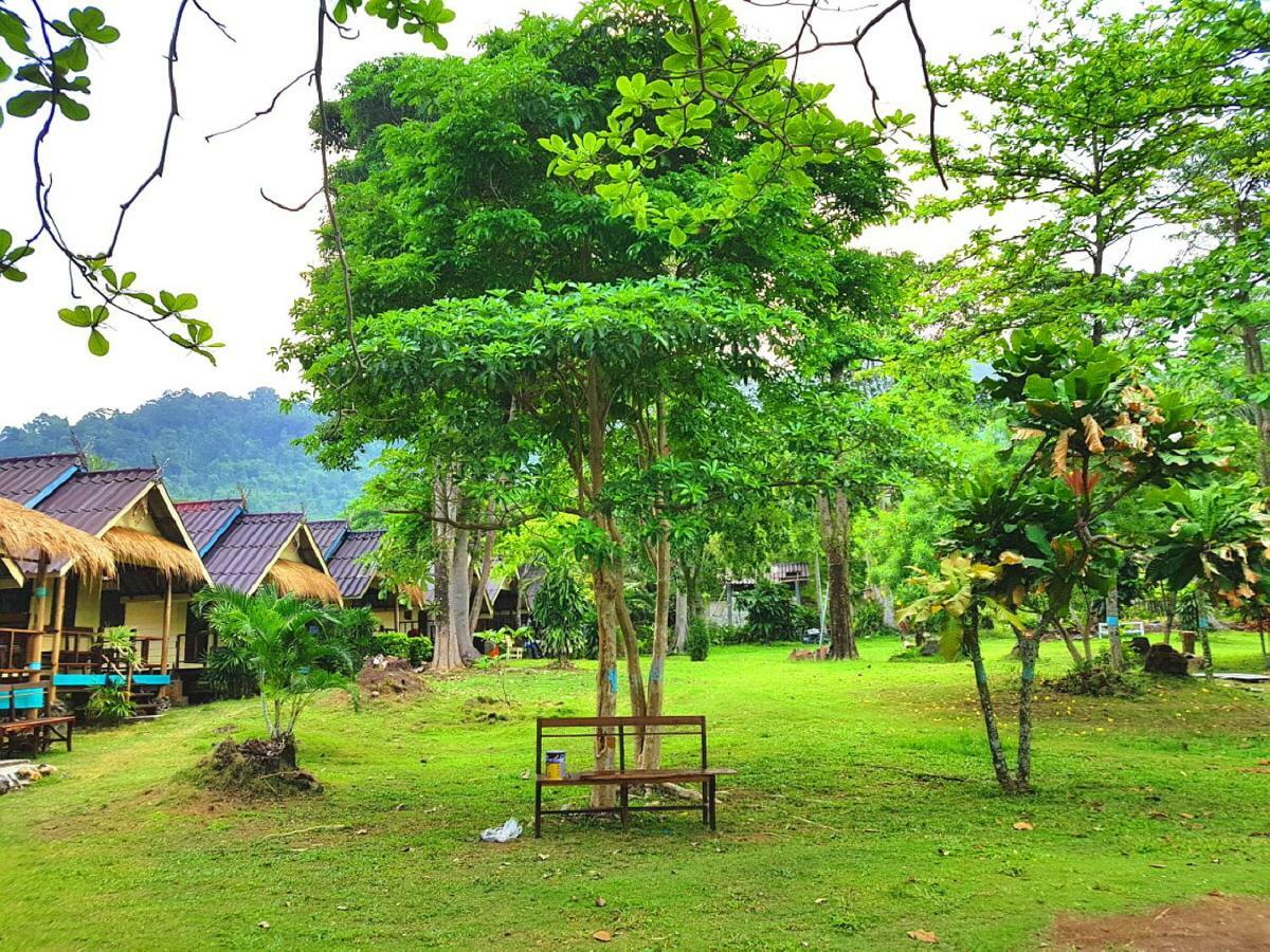 Hôtel ฺbay Yard Hut à Koh Chang Extérieur photo